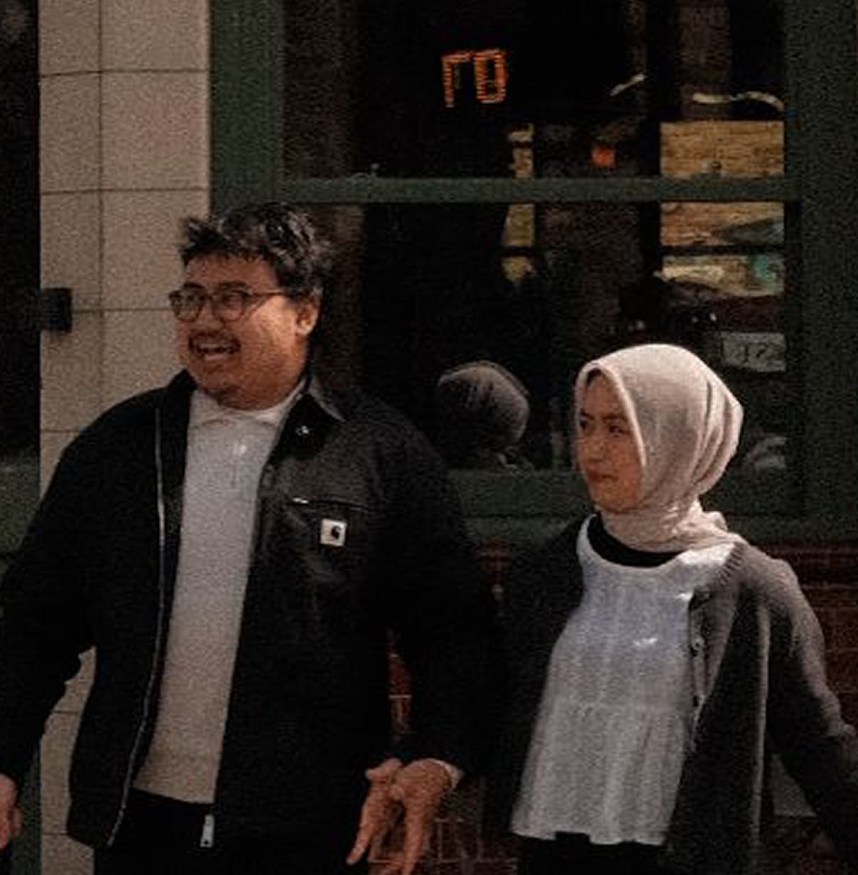 Saffan and Rania walking together